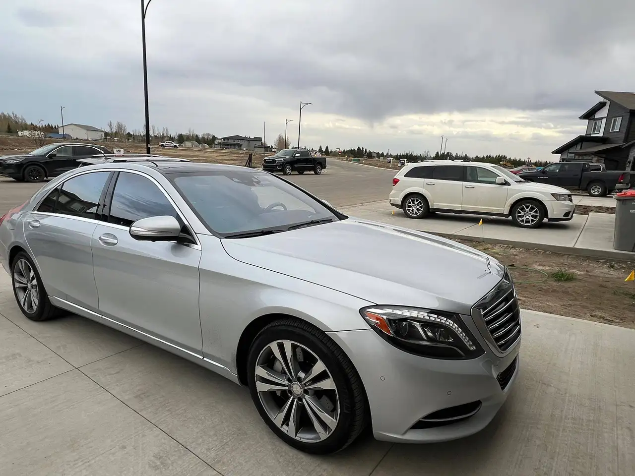 Mercedes-Benz S-Class снимка Mercedes-Benz S-Class