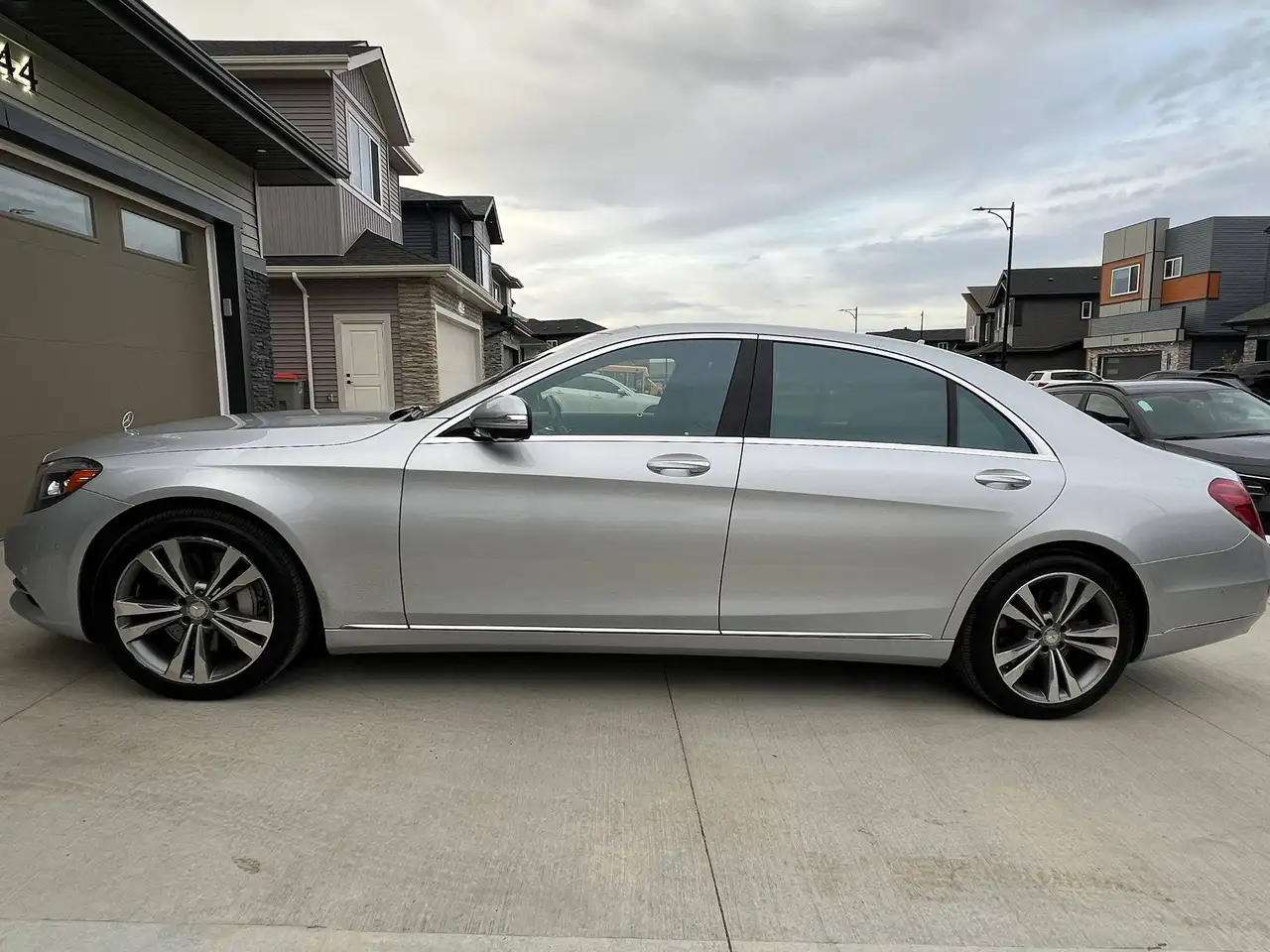 Mercedes-Benz S-Class снимка Mercedes-Benz S-Class