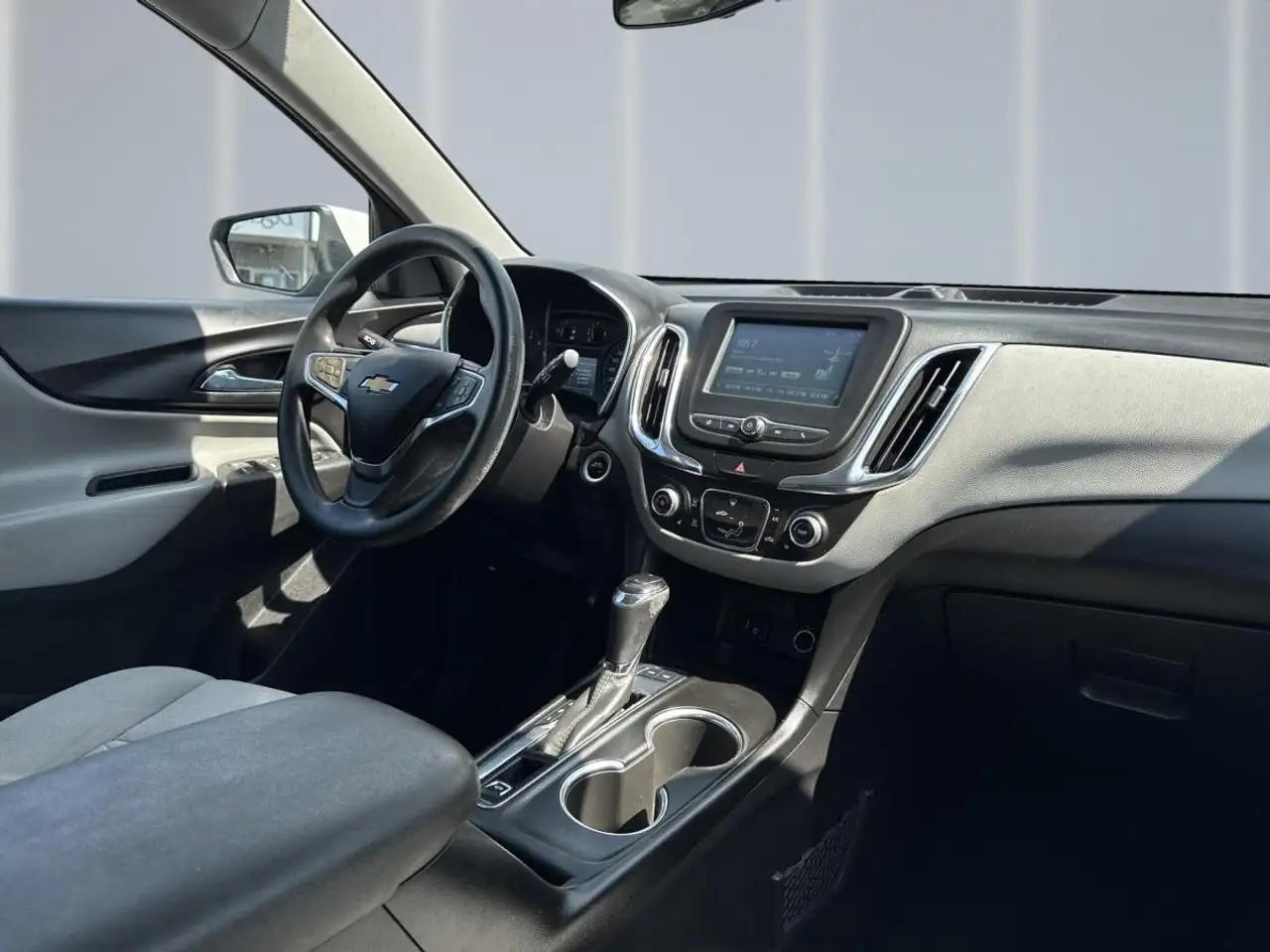 Chevrolet Equinox photo Chevrolet Equinox