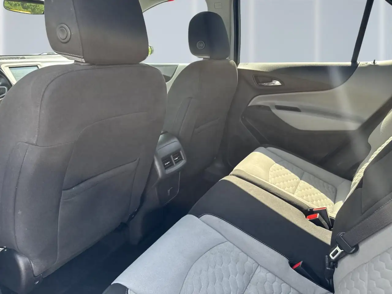 Chevrolet Equinox photo Chevrolet Equinox