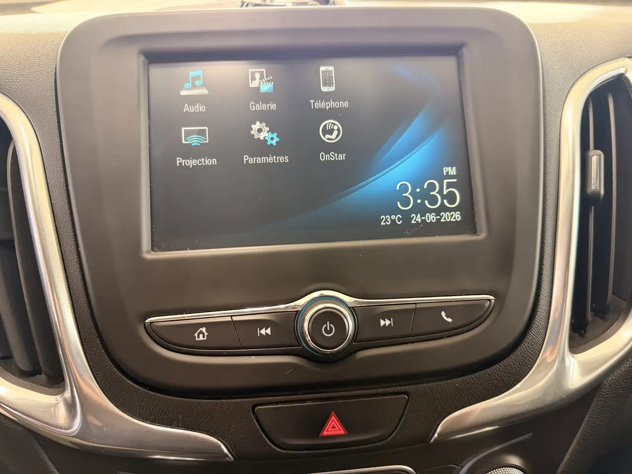 Chevrolet Equinox photo Chevrolet Equinox