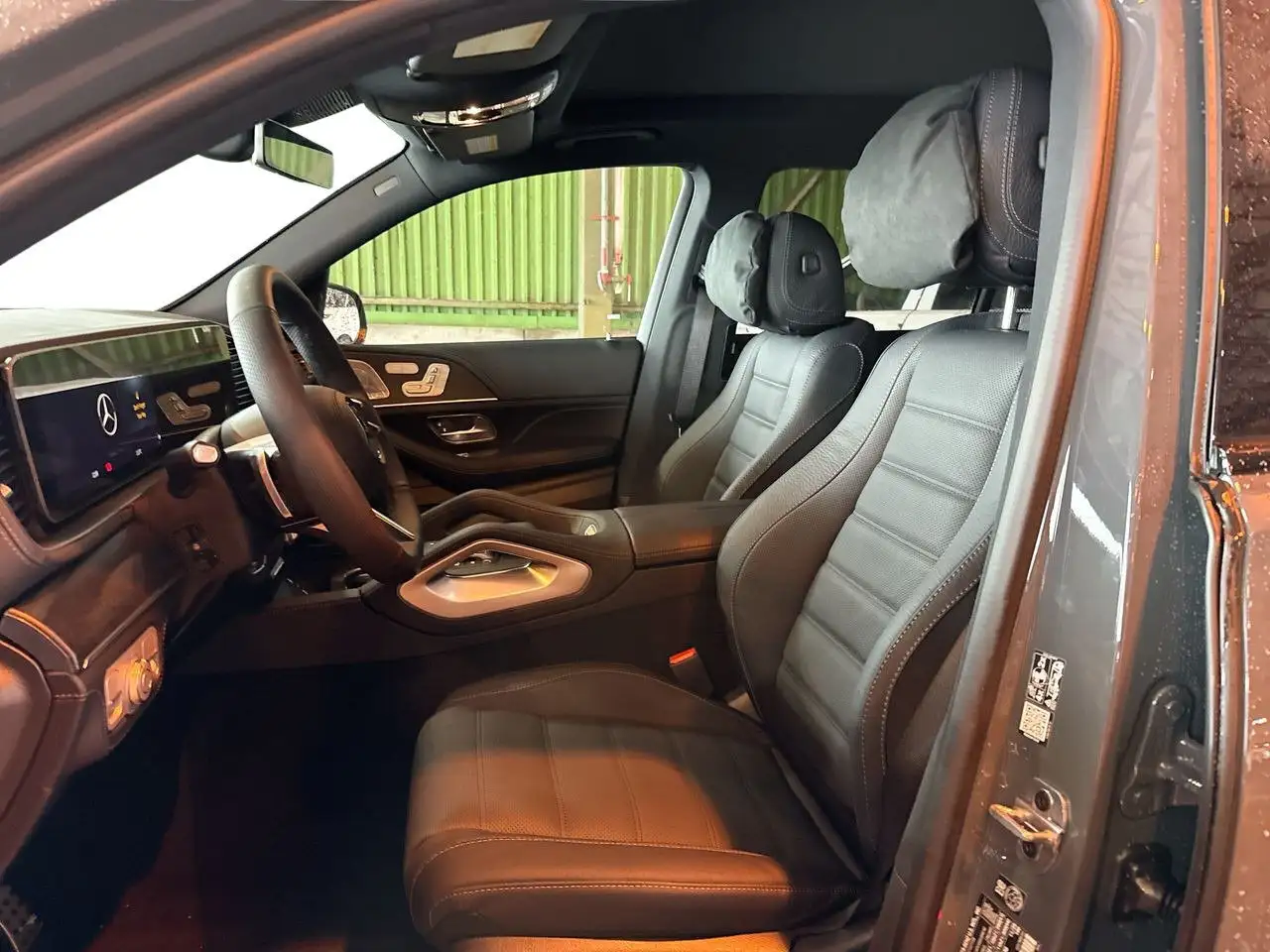 Mercedes-Benz GLS снимка Mercedes-Benz GLS