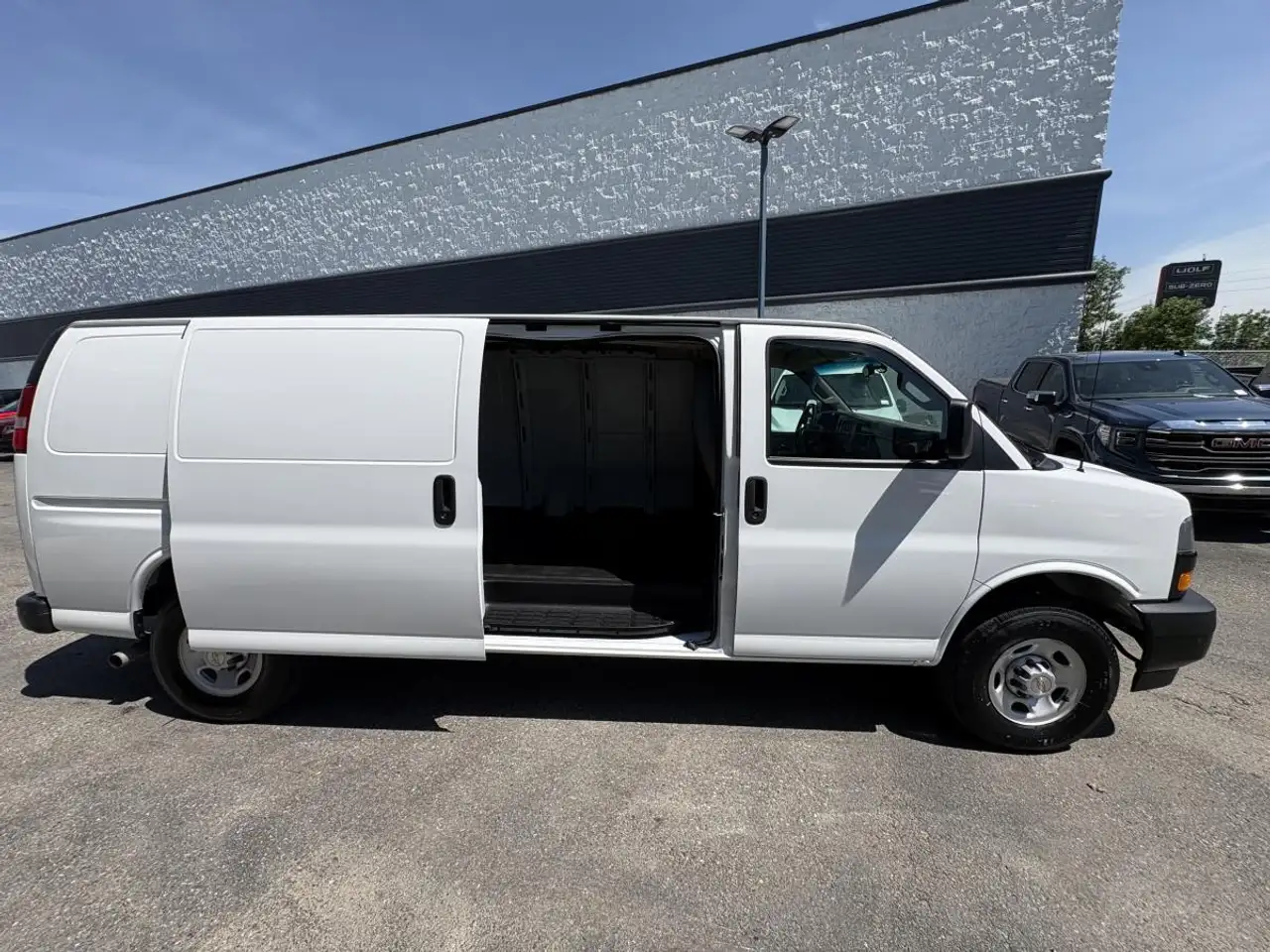 Chevrolet Express 2500 снимка Chevrolet Express 2500