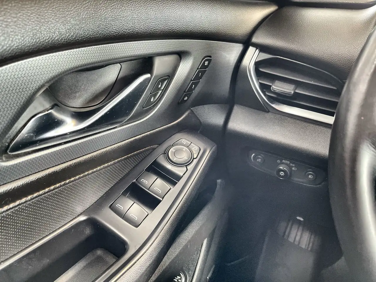 Chevrolet Traverse photo Chevrolet Traverse