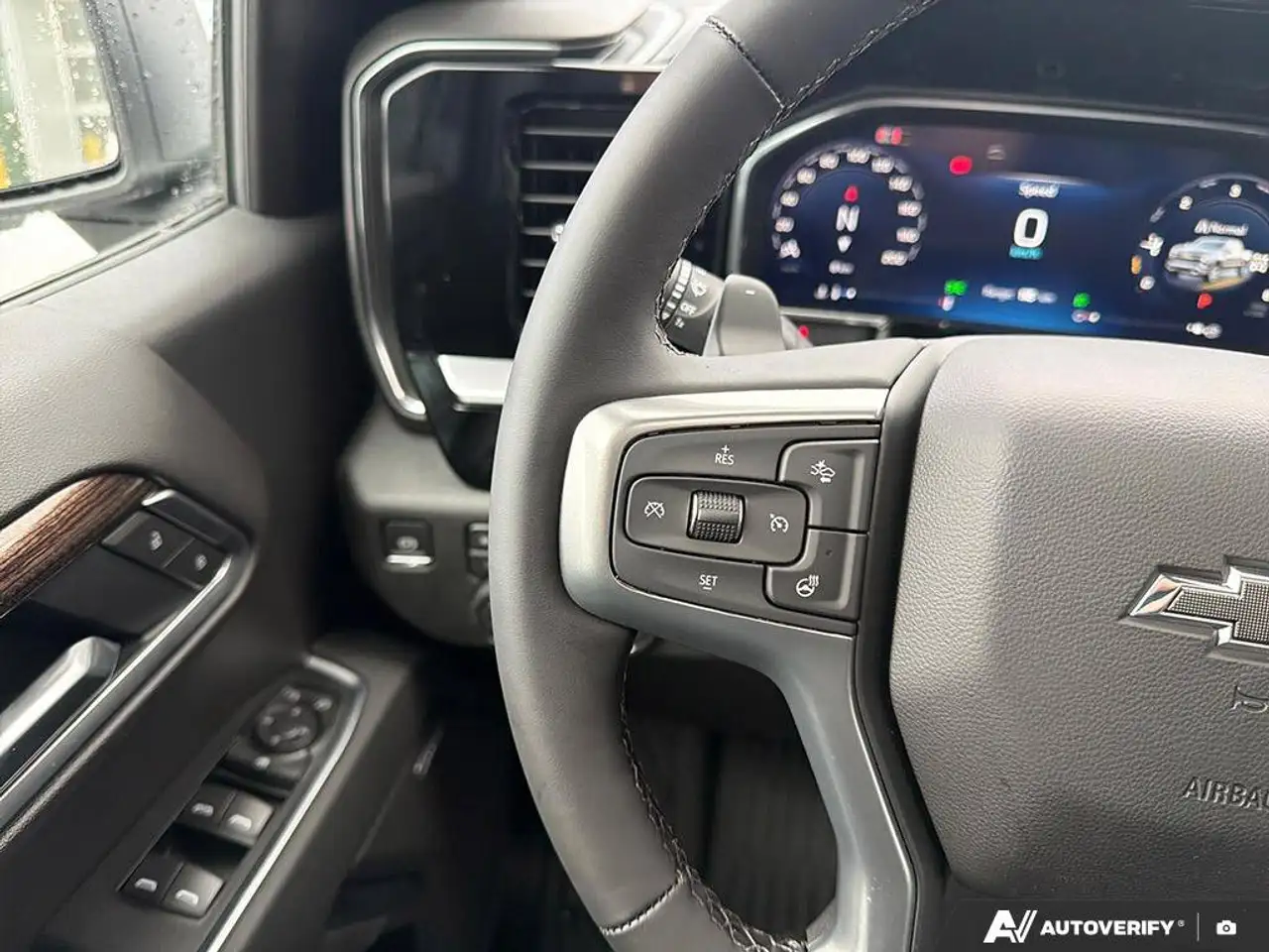 Chevrolet Silverado 1500 photo Chevrolet Silverado 1500