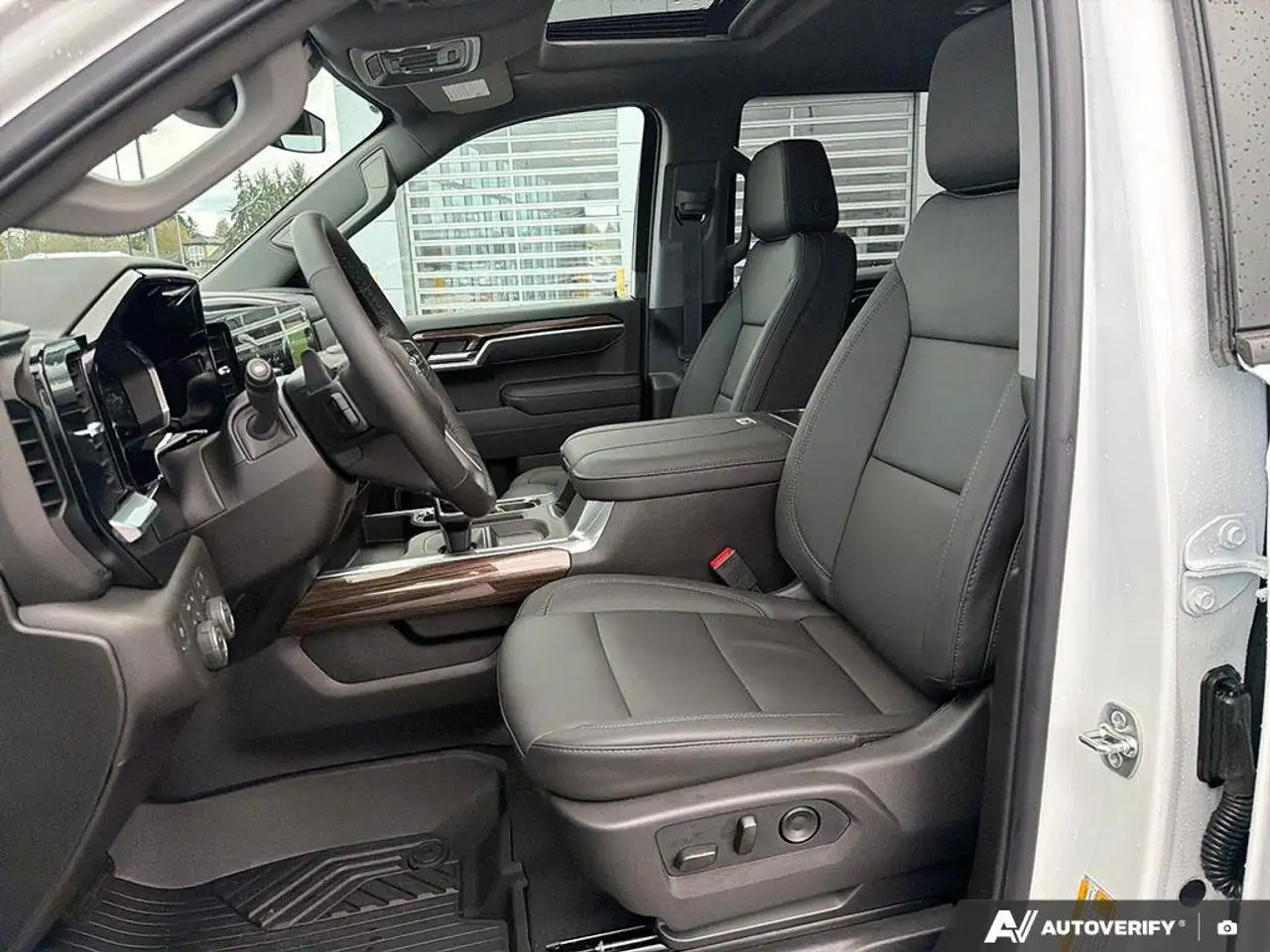 Chevrolet Silverado 1500 photo Chevrolet Silverado 1500