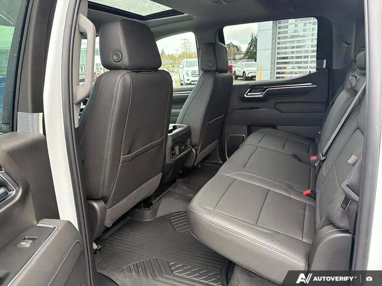 Chevrolet Silverado 1500 photo Chevrolet Silverado 1500