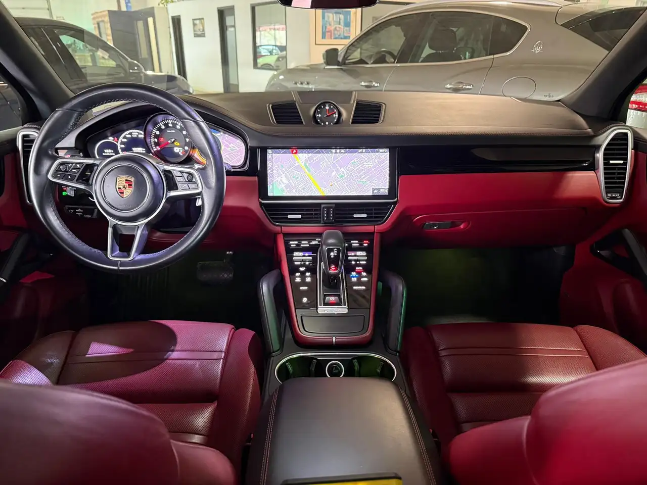 Porsche Cayenne снимка Porsche Cayenne