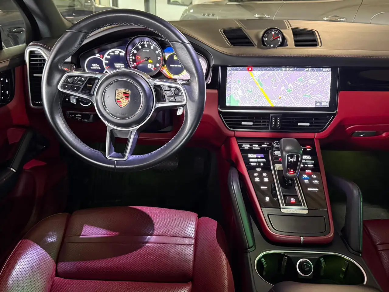 Porsche Cayenne снимка Porsche Cayenne