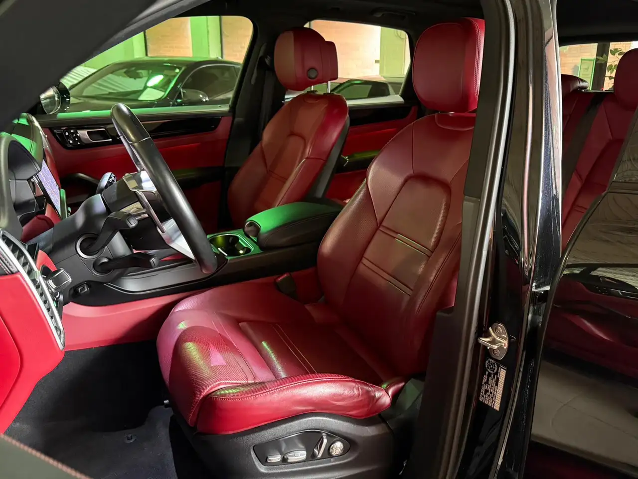 Porsche Cayenne снимка Porsche Cayenne