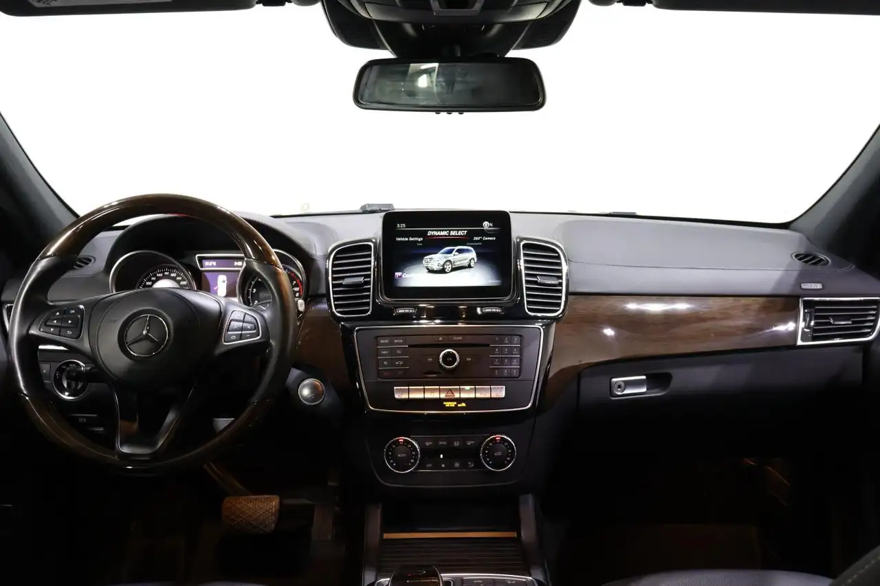 Mercedes-Benz GLS снимка Mercedes-Benz GLS