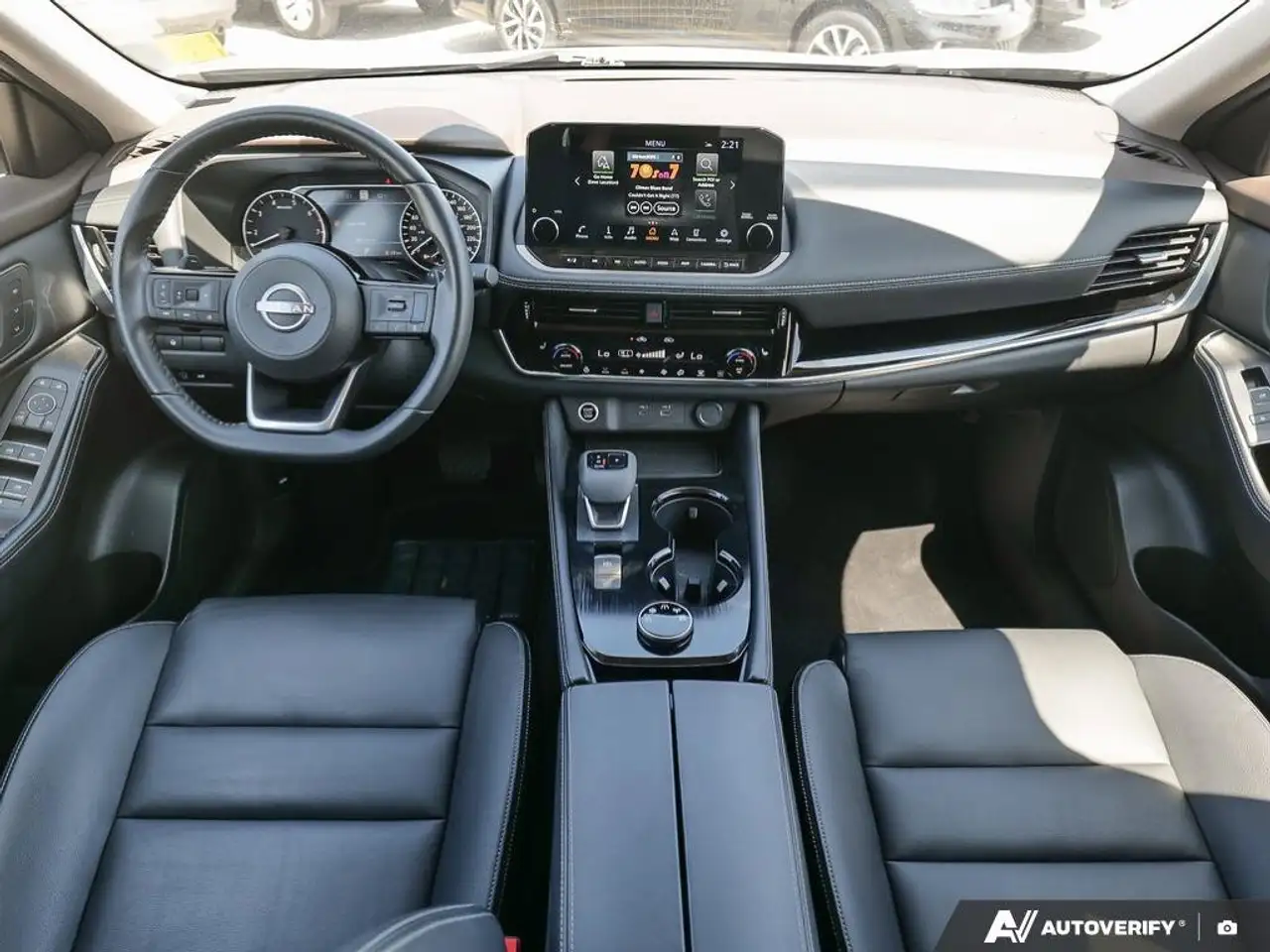 Nissan Rogue снимка Nissan Rogue