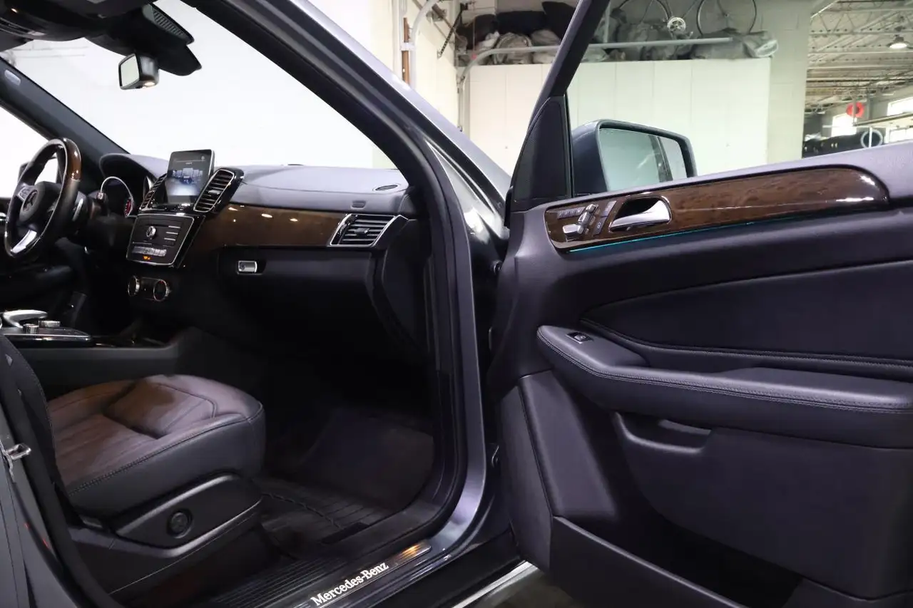 Mercedes-Benz GLS снимка Mercedes-Benz GLS