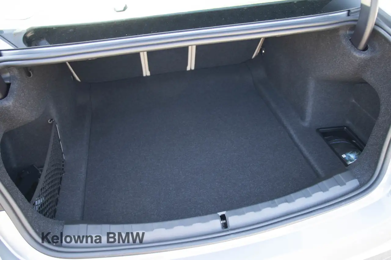 BMW 3 Series photo BMW 3 Series