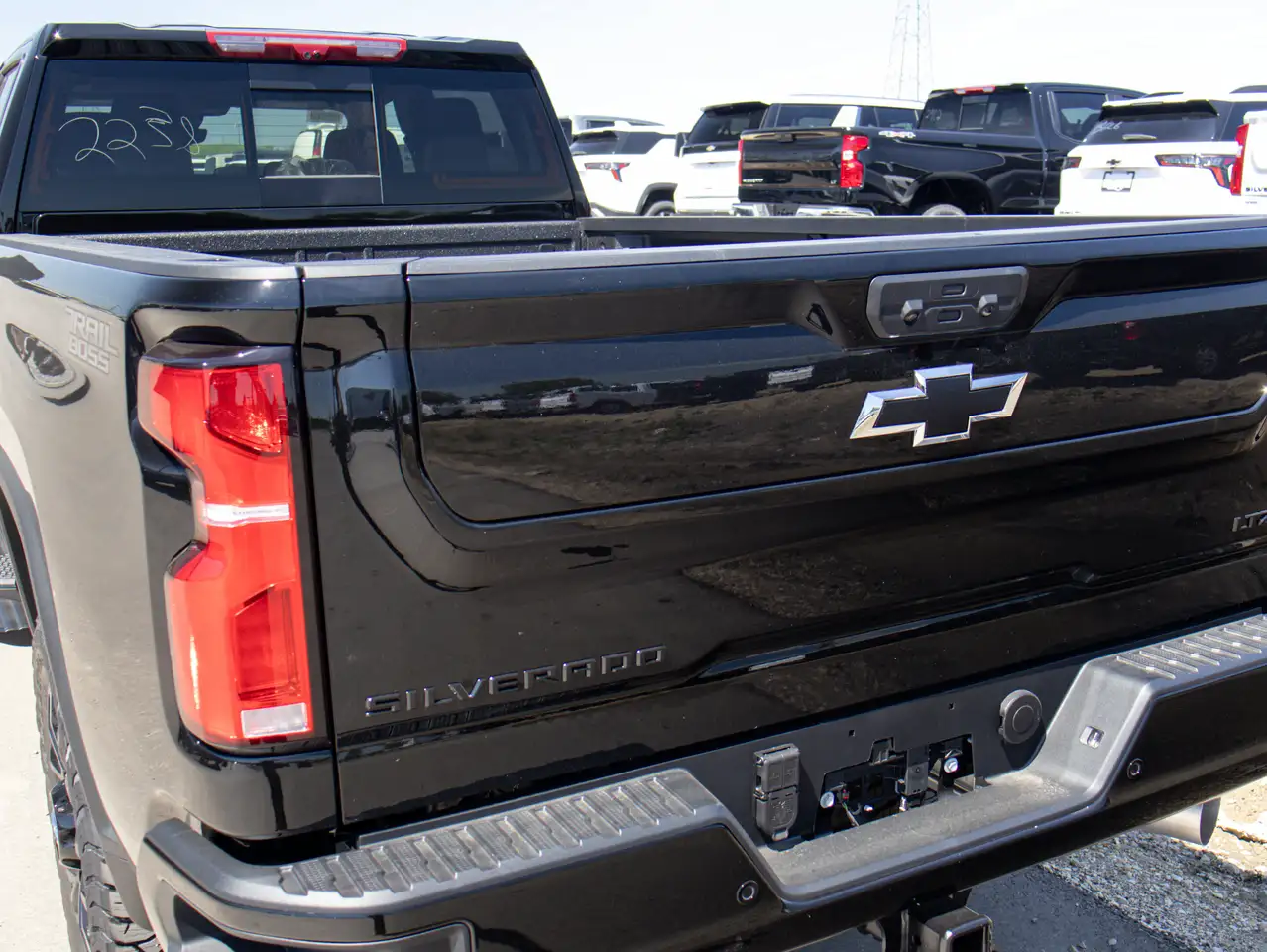 Chevrolet Silverado 3500 photo Chevrolet Silverado 3500