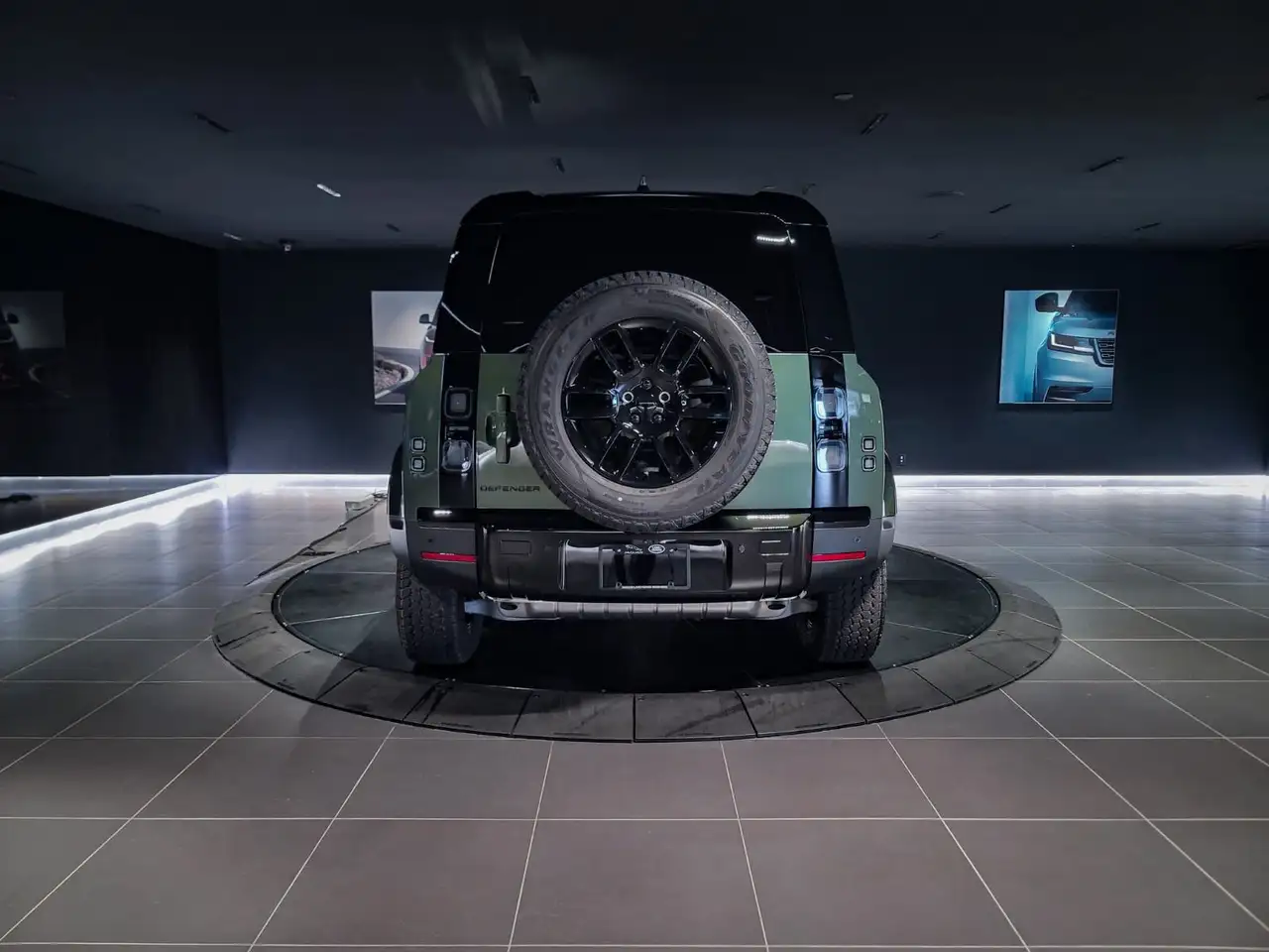 Land Rover Defender photo Land Rover Defender
