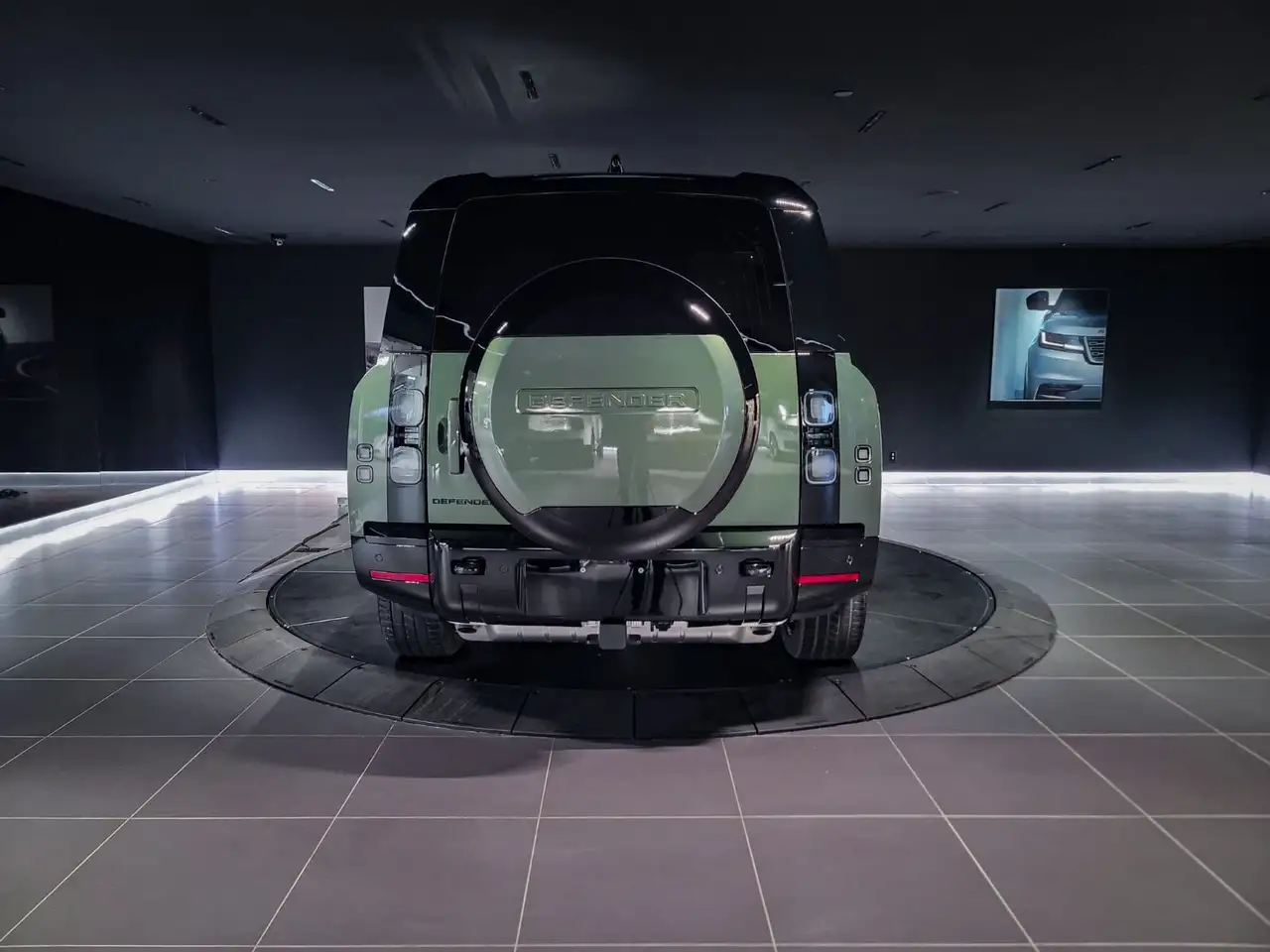 Land Rover Defender снимка Land Rover Defender
