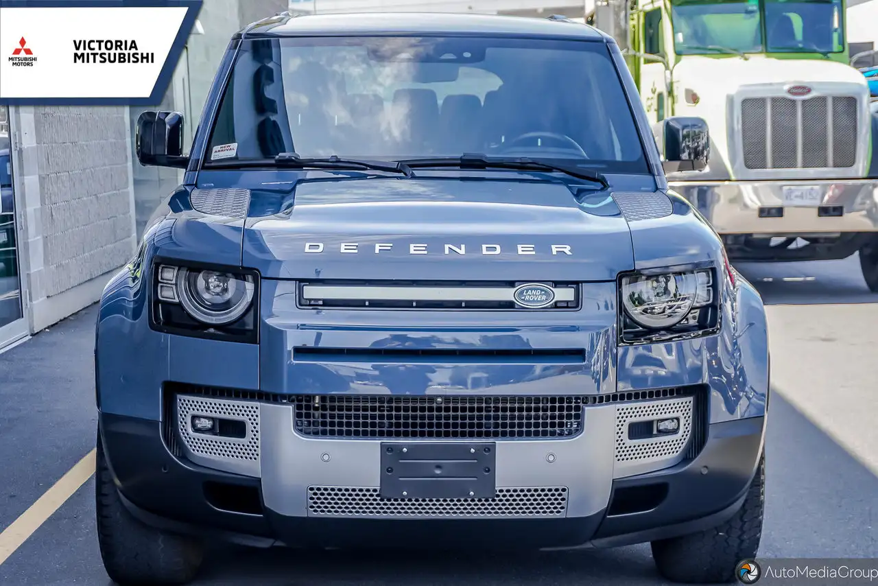 Land Rover Defender photo Land Rover Defender