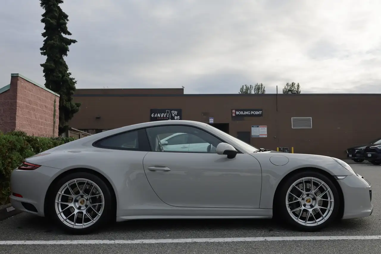 Porsche 911 снимка Porsche 911