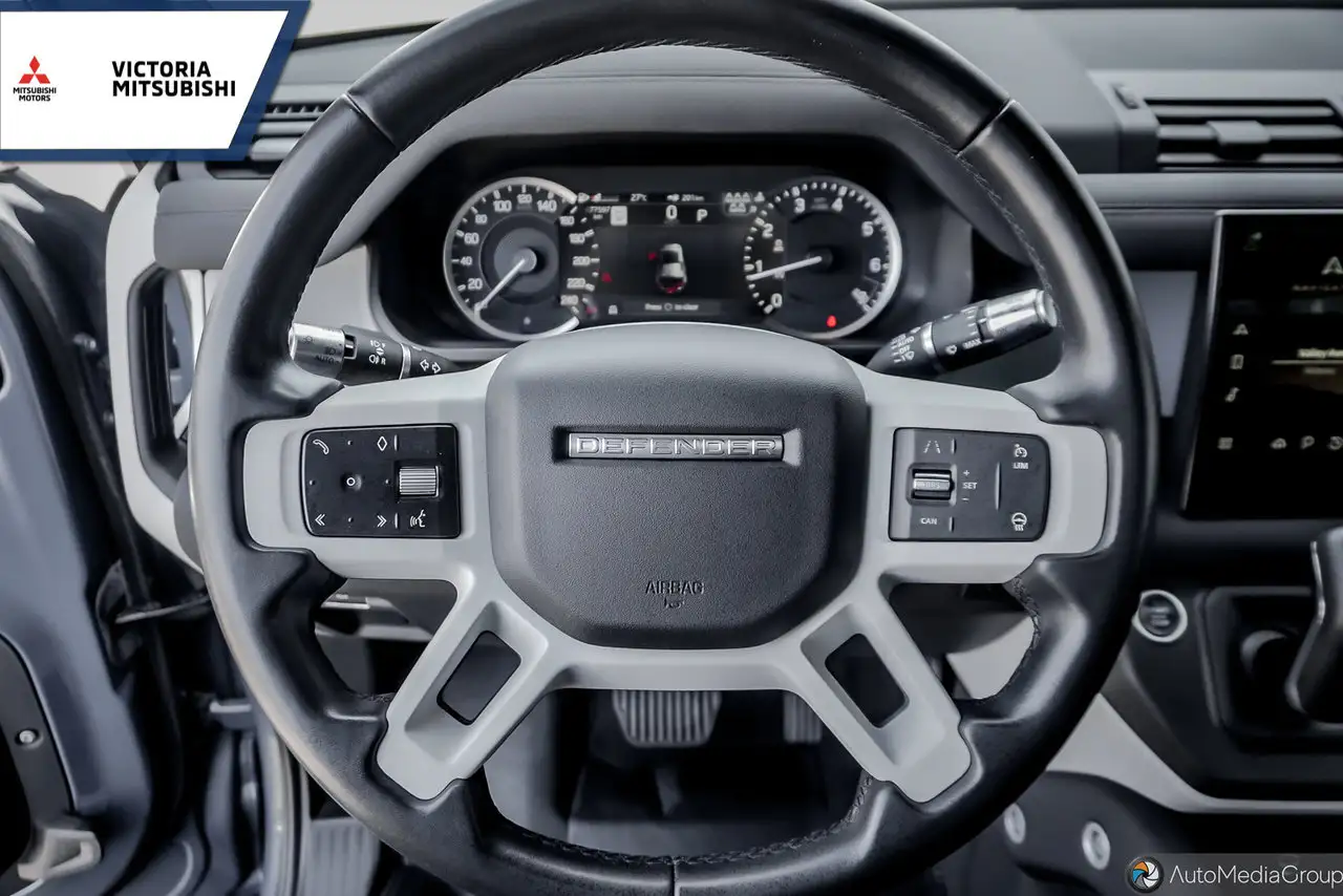 Land Rover Defender photo Land Rover Defender