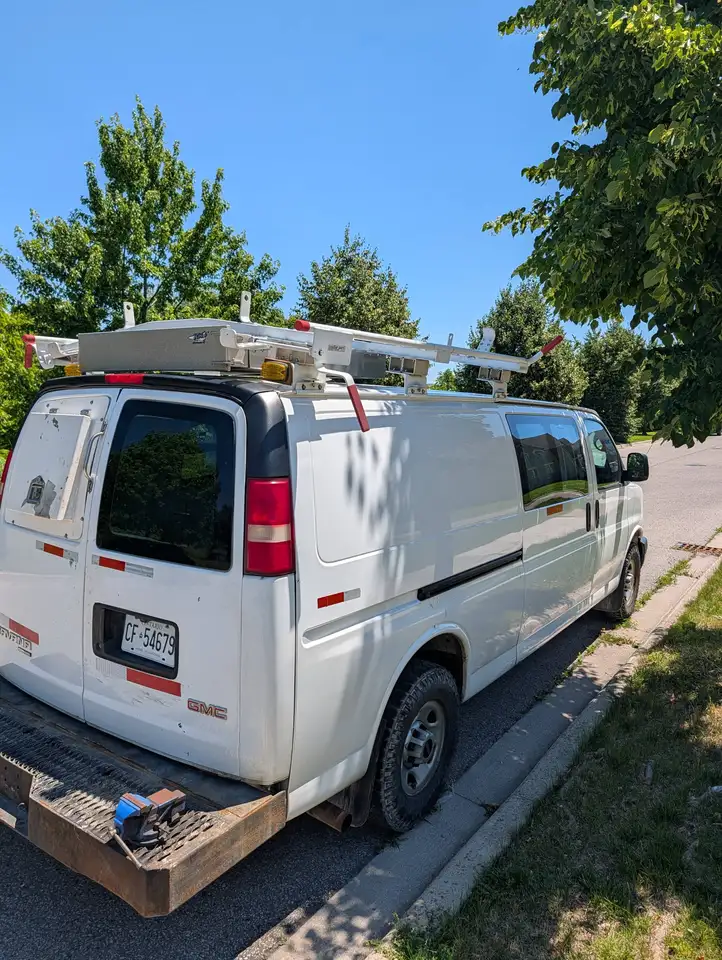 GMC Savana fotografie GMC Savana