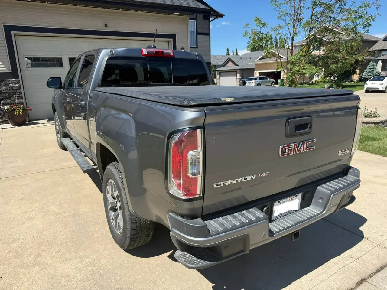 GMC Canyon photo GMC Canyon