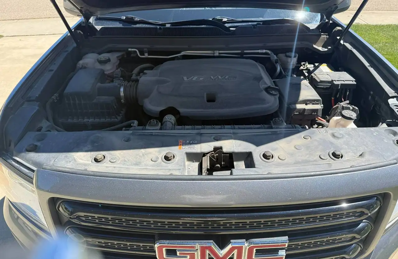GMC Canyon photo GMC Canyon
