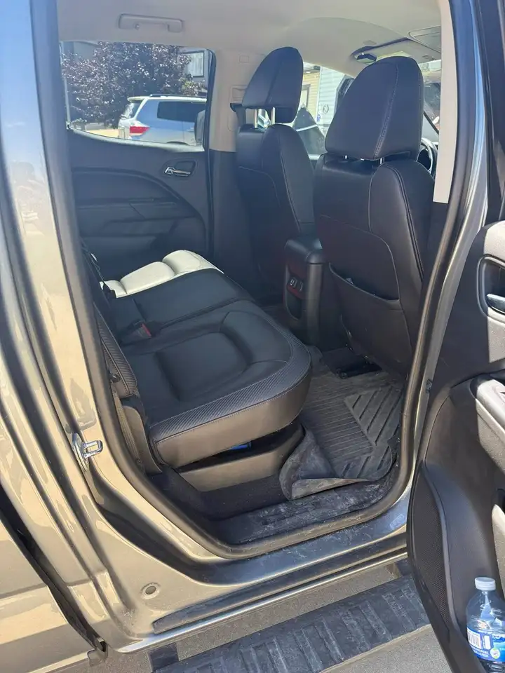 GMC Canyon photo GMC Canyon