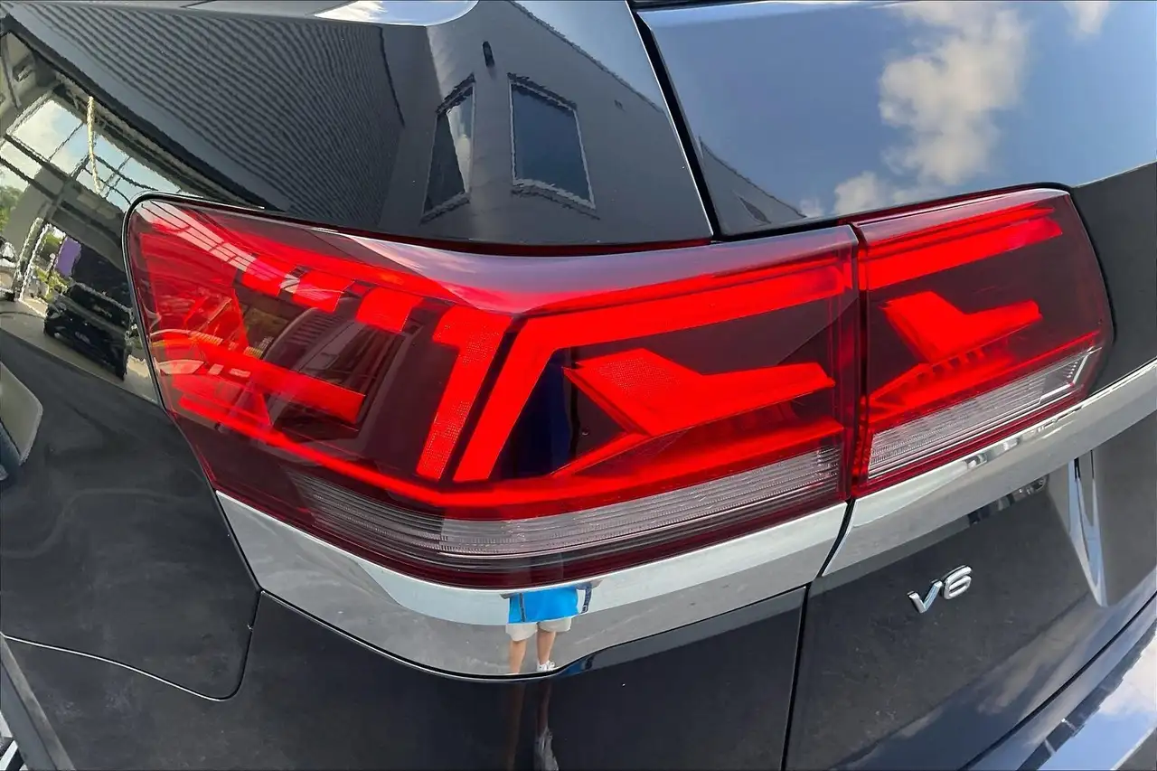 Volkswagen Atlas photo Volkswagen Atlas