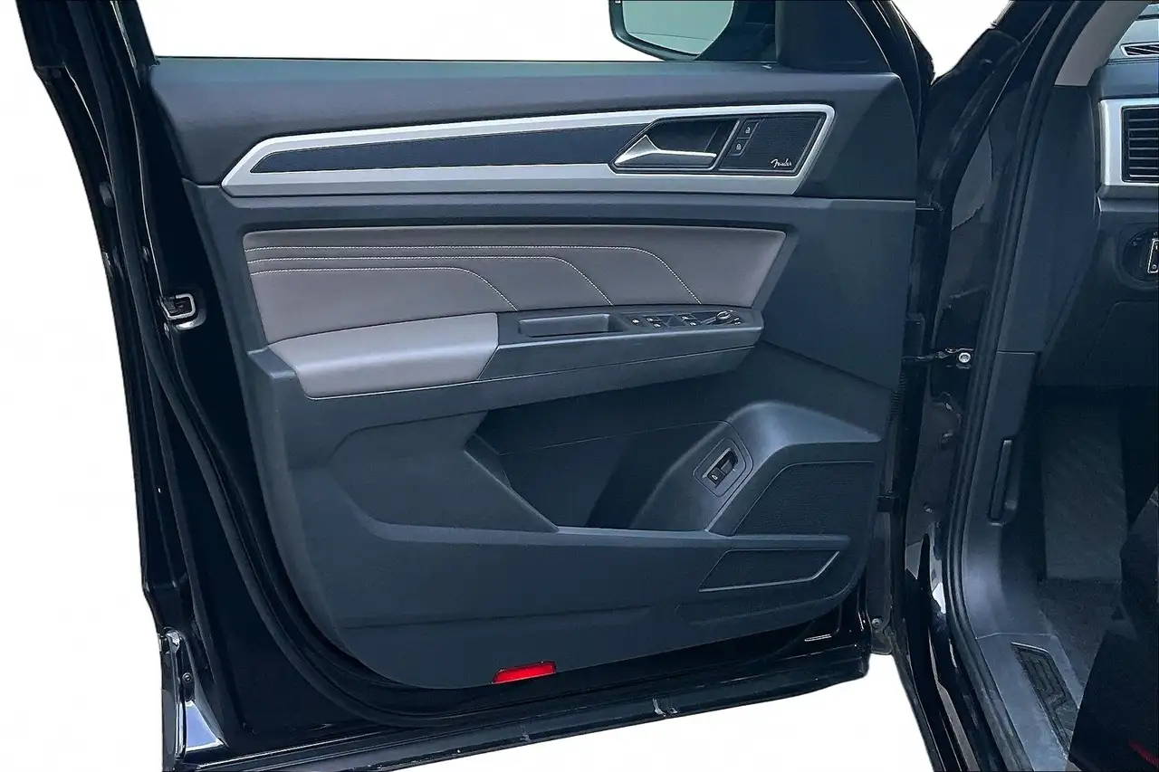 Volkswagen Atlas photo Volkswagen Atlas
