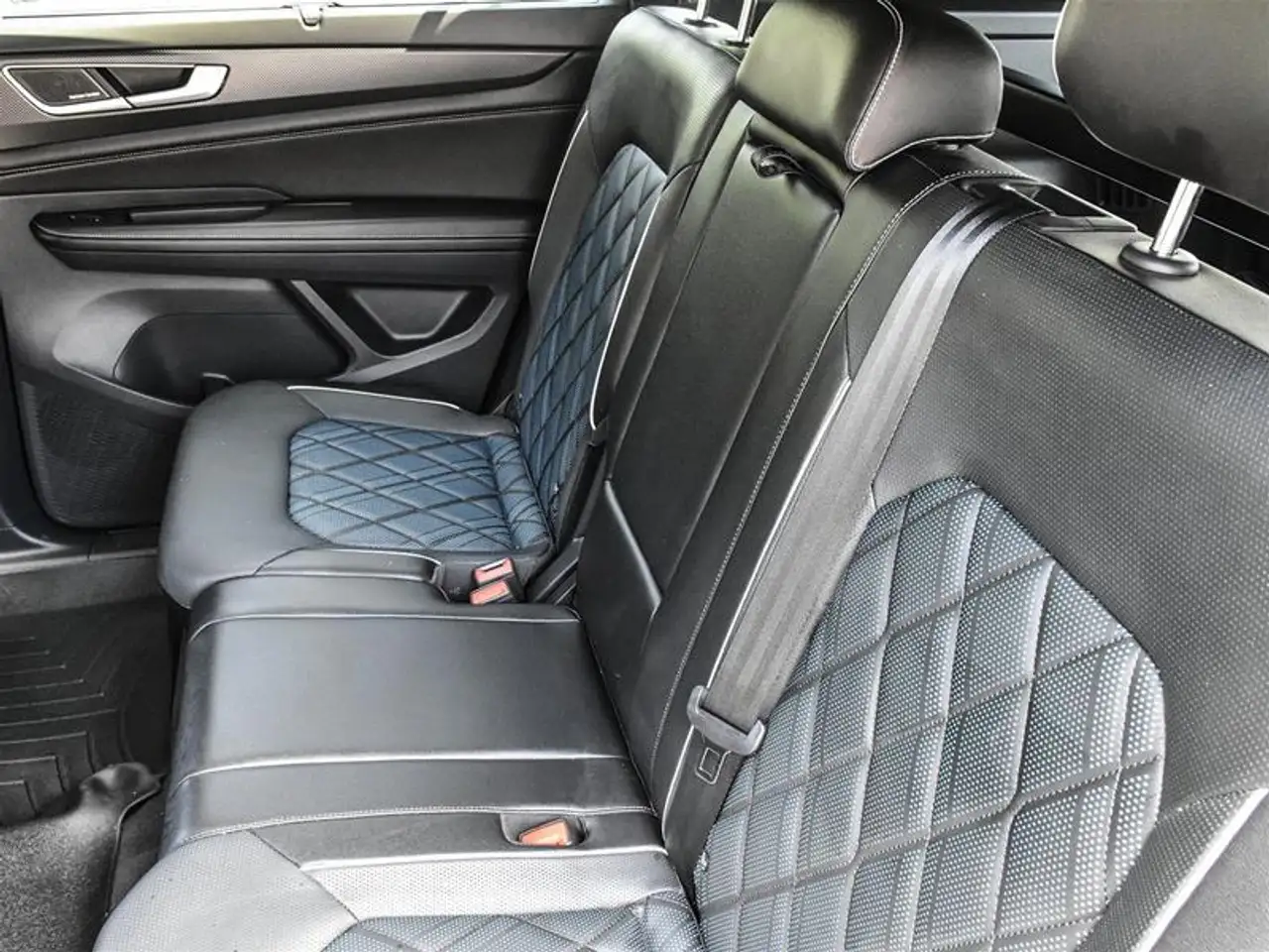 Volkswagen Atlas photo Volkswagen Atlas