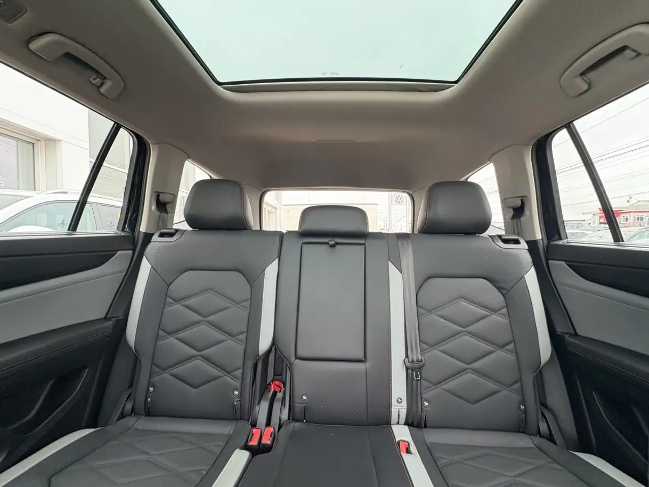 Volkswagen Atlas photo Volkswagen Atlas