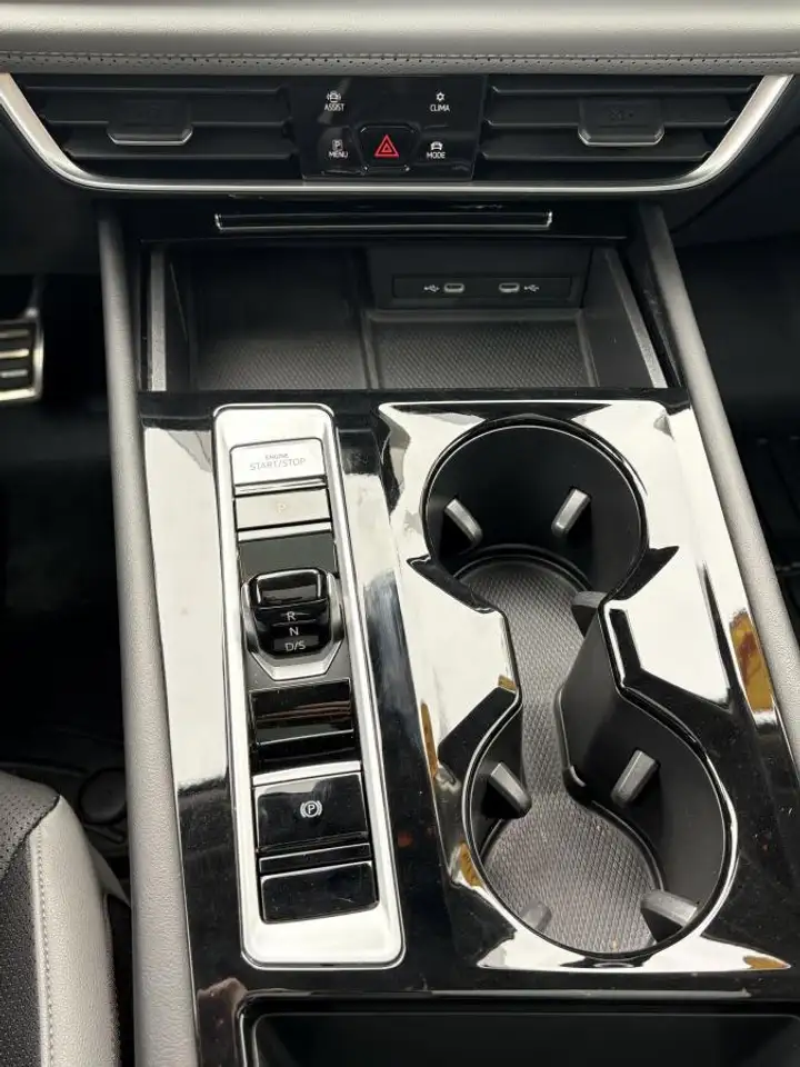 Volkswagen Atlas photo Volkswagen Atlas