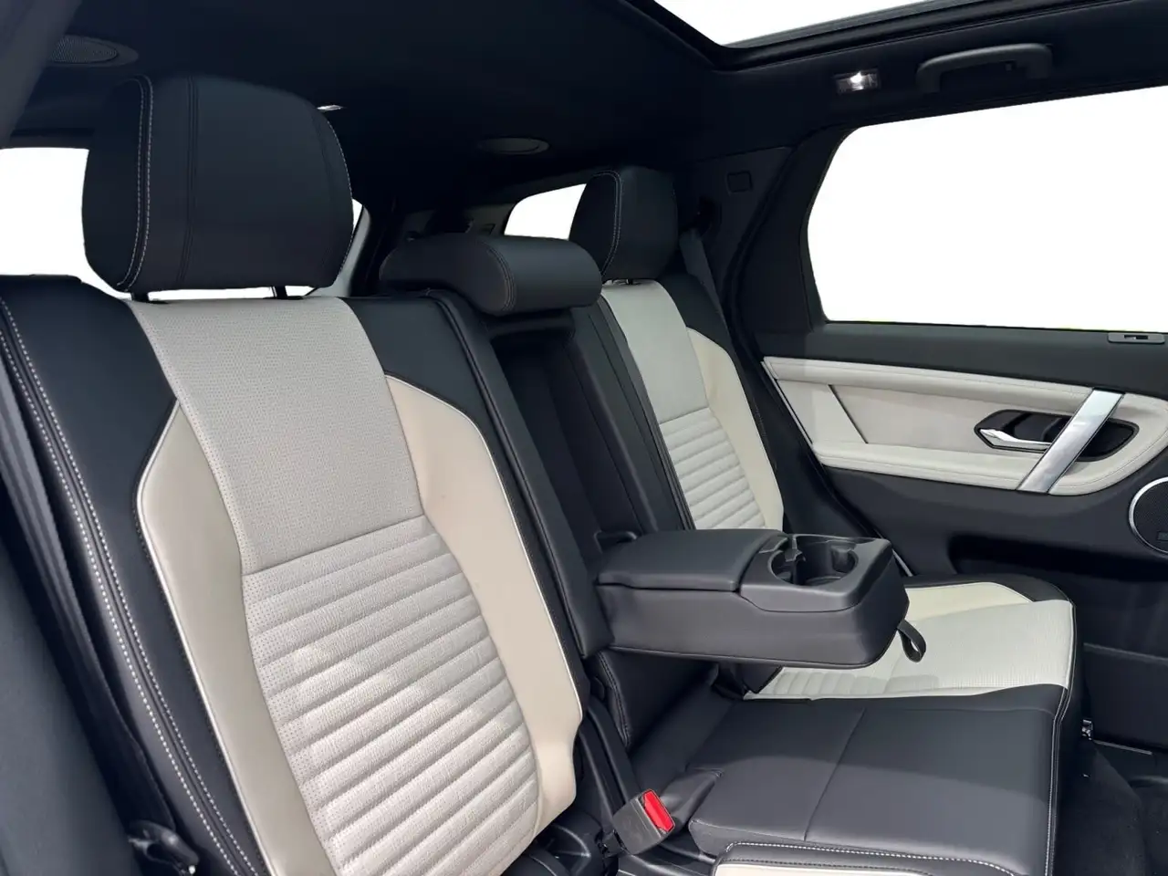 Land Rover Discovery Sport снимка Land Rover Discovery Sport
