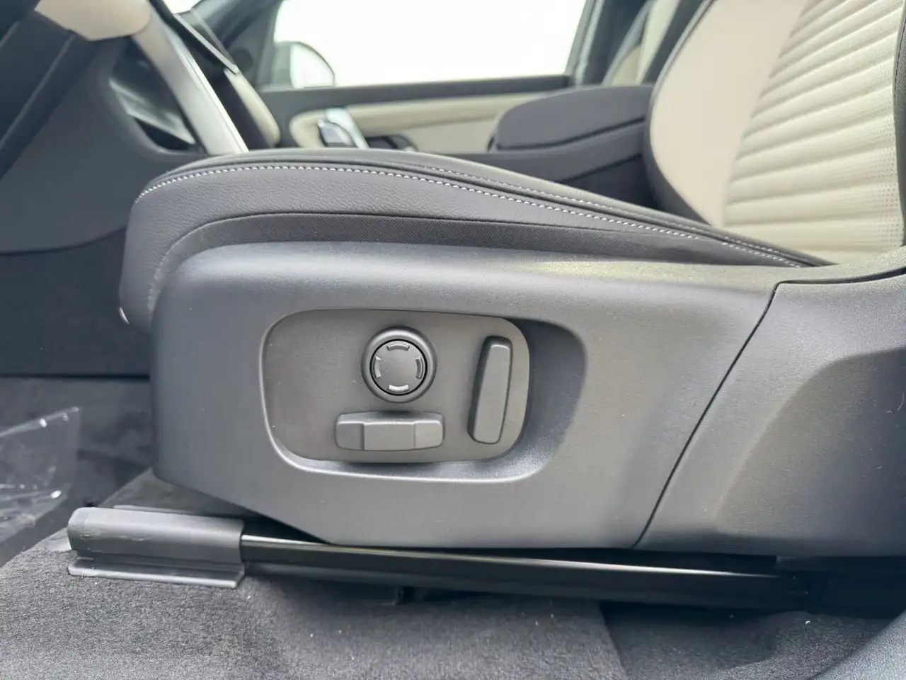 Land Rover Discovery Sport снимка Land Rover Discovery Sport