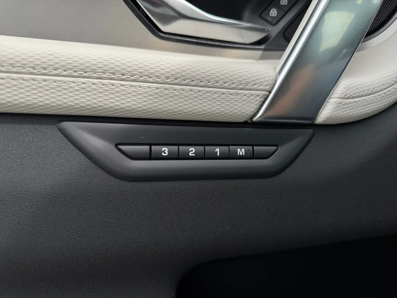 Land Rover Discovery Sport снимка Land Rover Discovery Sport