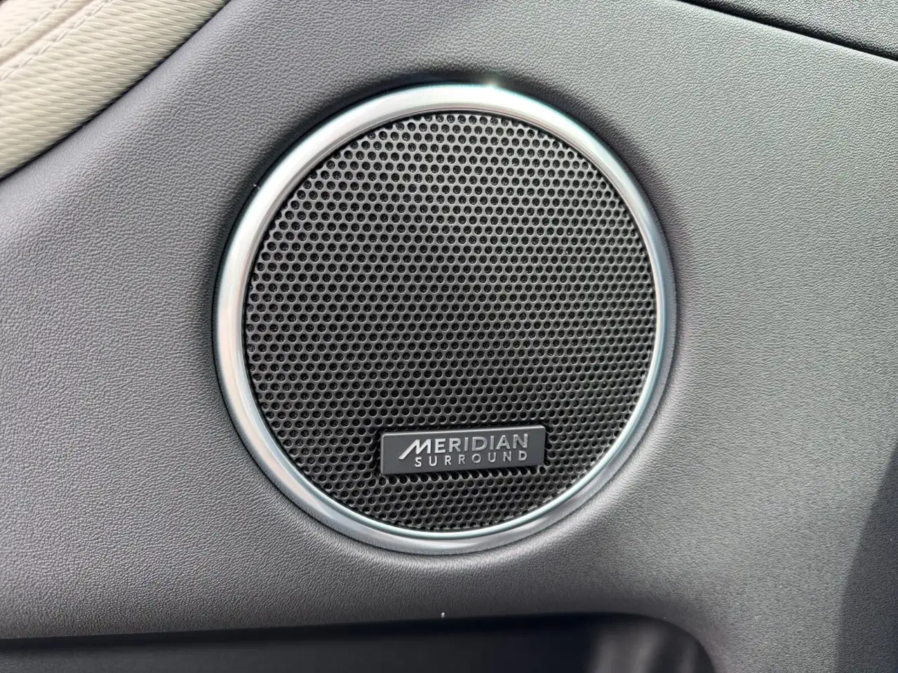 Land Rover Discovery Sport снимка Land Rover Discovery Sport