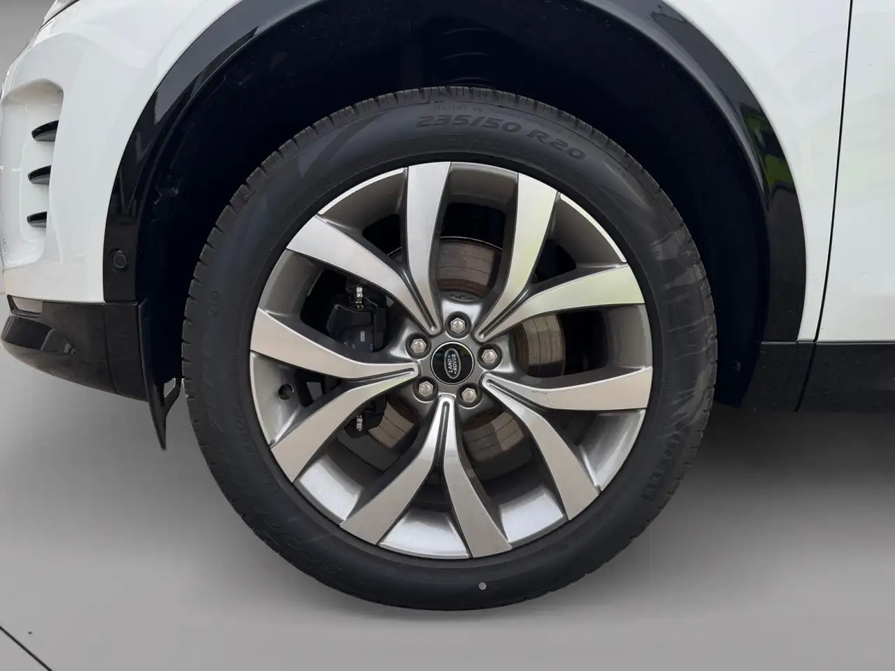 Land Rover Discovery Sport снимка Land Rover Discovery Sport