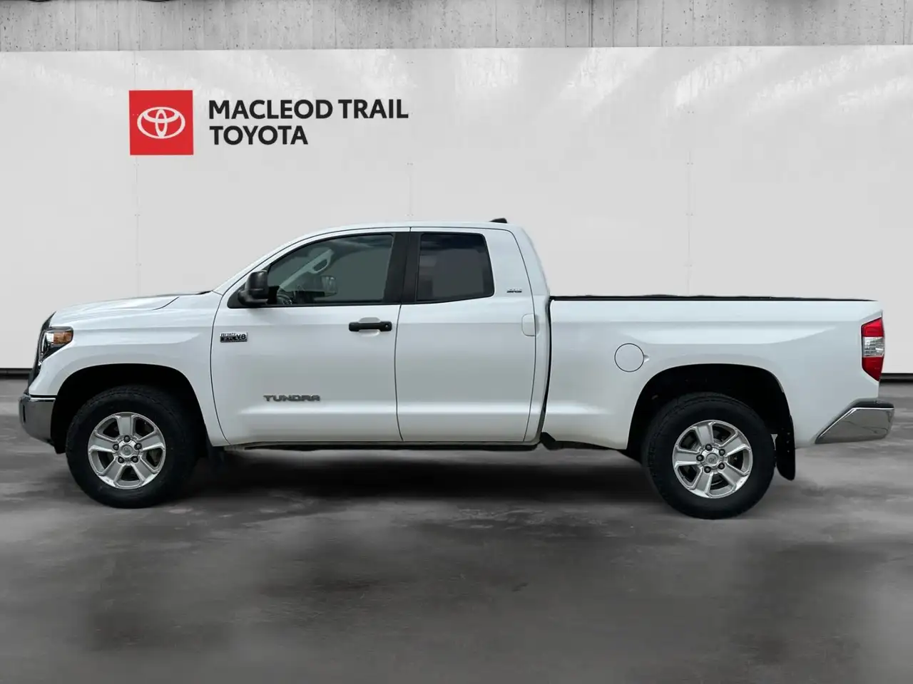 Toyota Tundra снимка Toyota Tundra
