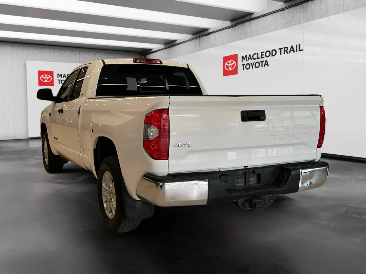 Toyota Tundra снимка Toyota Tundra