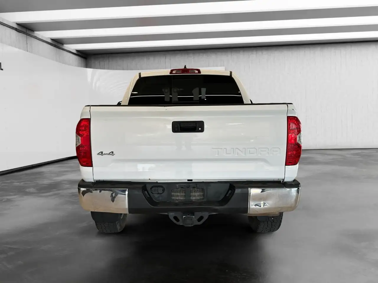 Toyota Tundra снимка Toyota Tundra