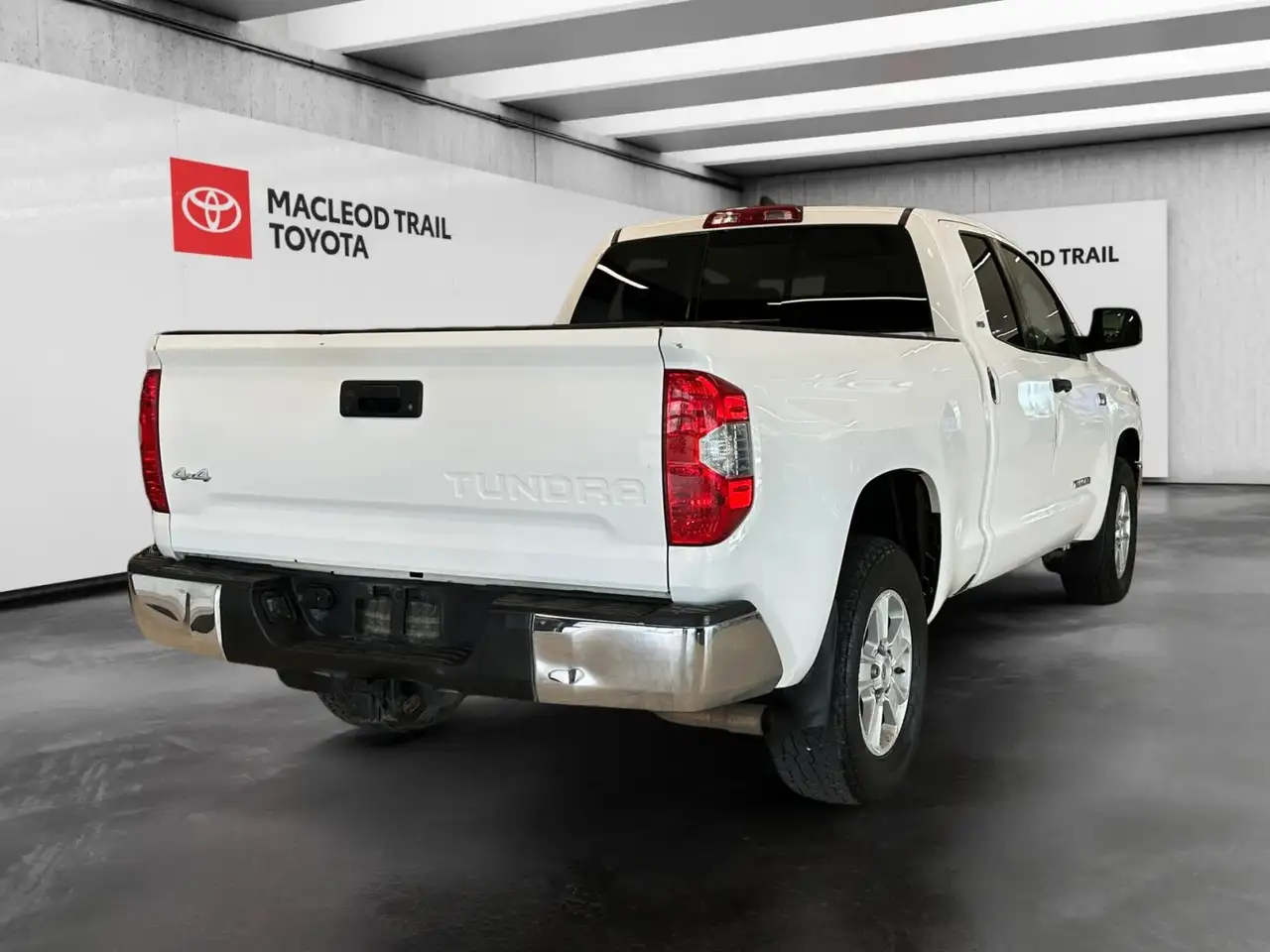 Toyota Tundra снимка Toyota Tundra