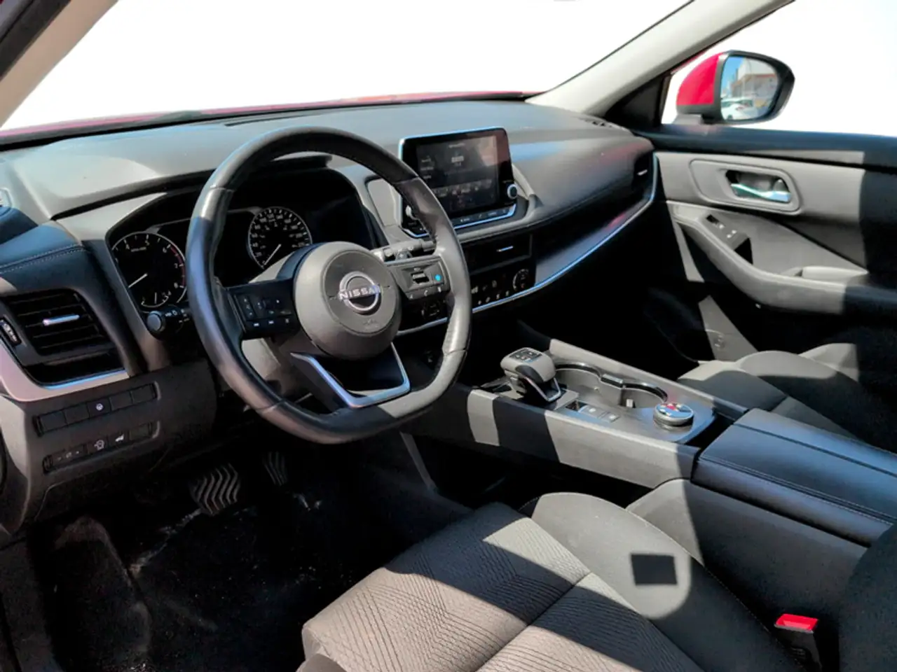 Nissan Rogue снимка Nissan Rogue