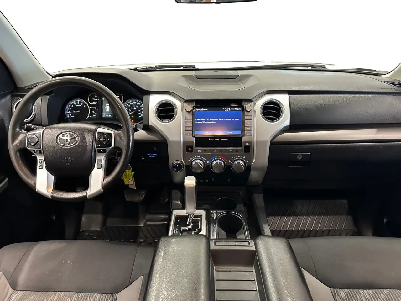 Toyota Tundra снимка Toyota Tundra