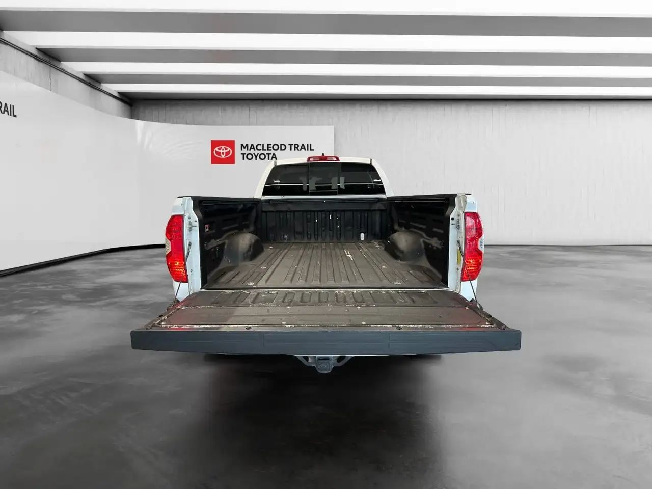 Toyota Tundra снимка Toyota Tundra