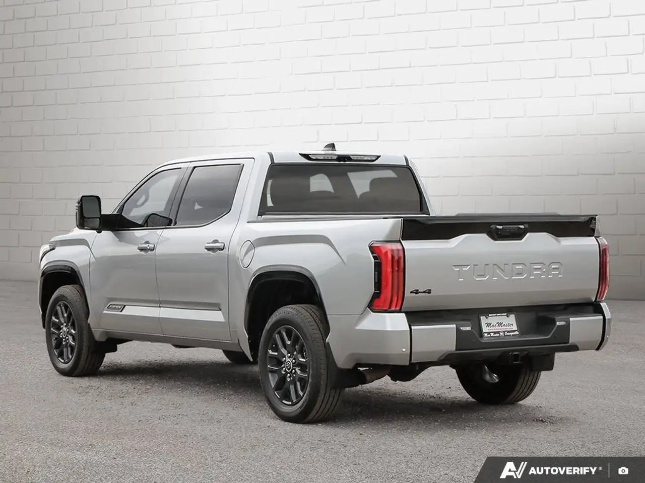 Toyota Tundra снимка Toyota Tundra