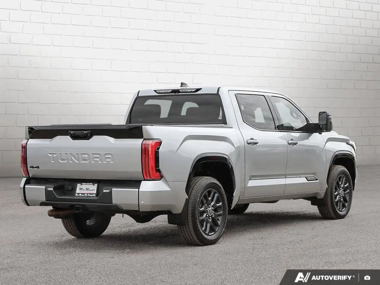 Toyota Tundra снимка Toyota Tundra