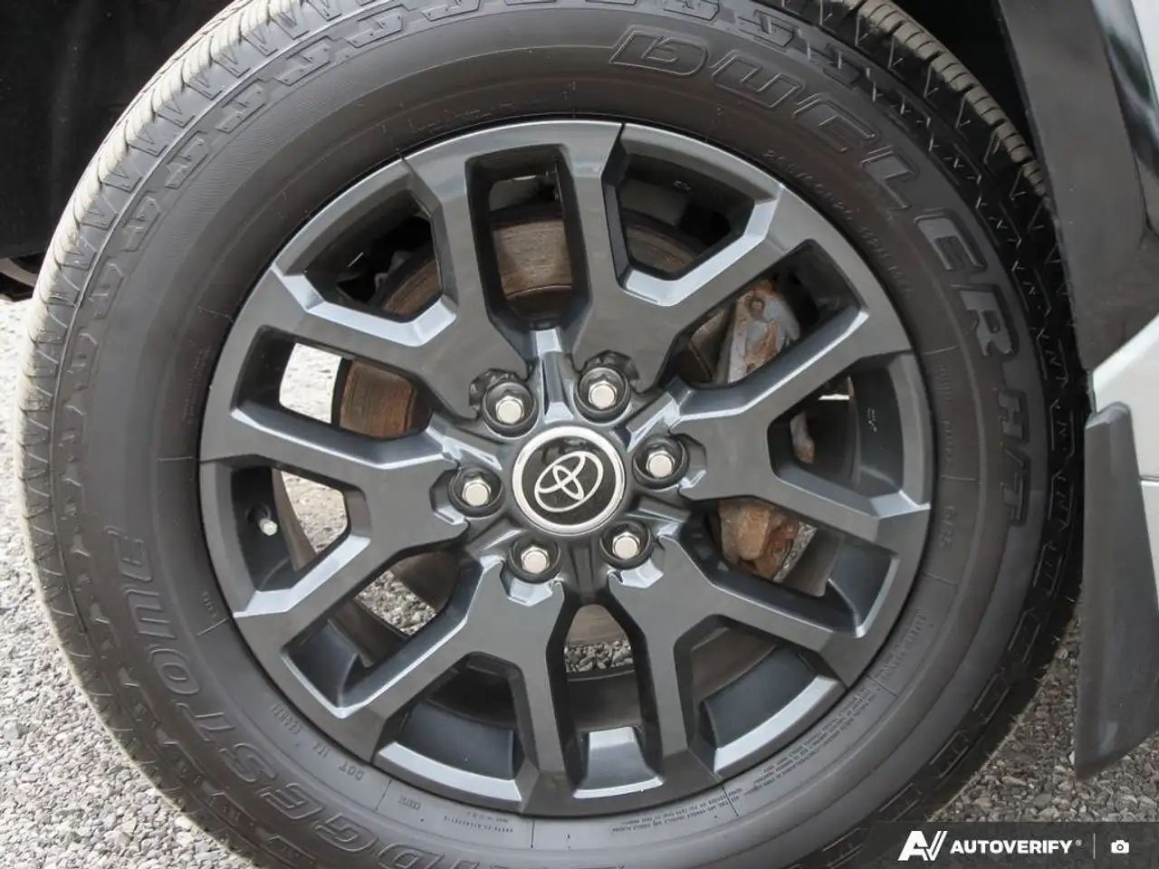 Toyota Tundra снимка Toyota Tundra