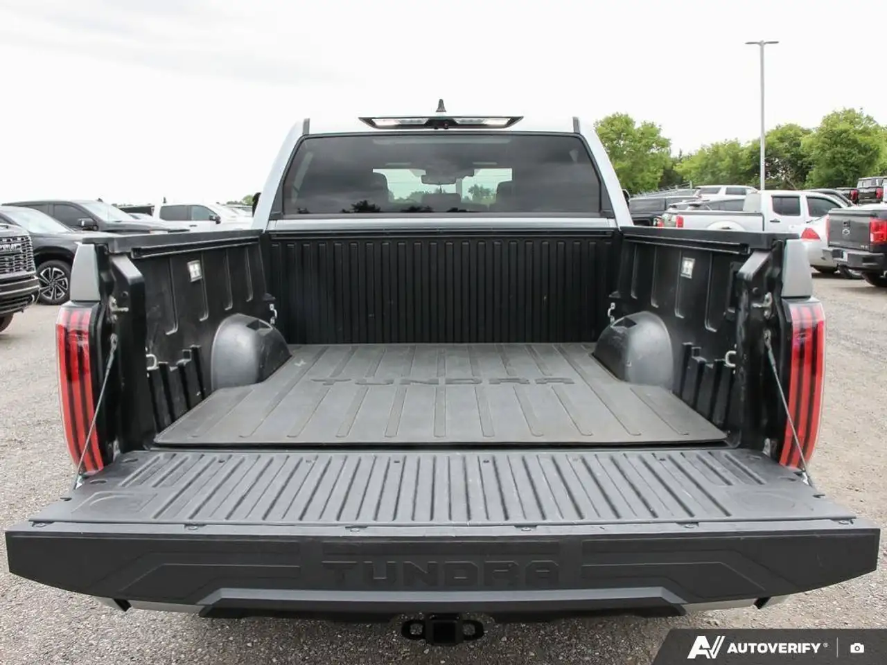 Toyota Tundra снимка Toyota Tundra