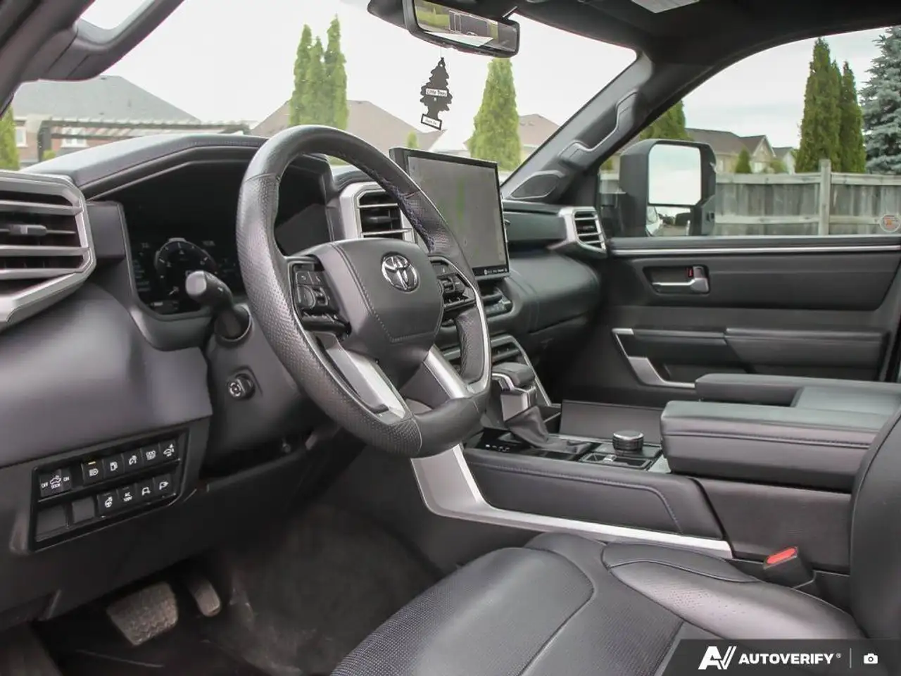 Toyota Tundra снимка Toyota Tundra